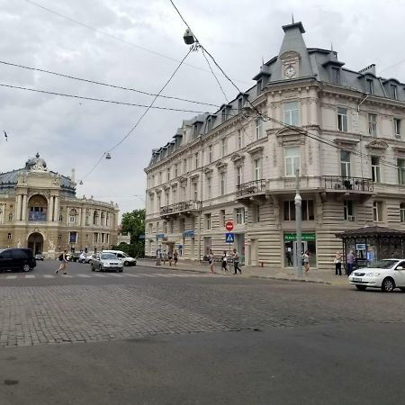 Apartmens Near Opera House Lägenhet Odessa Exteriör bild