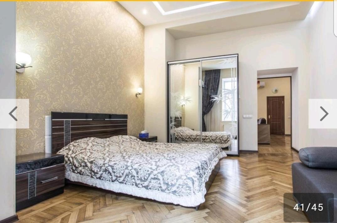 Apartmens Near Opera House Lägenhet Odessa Exteriör bild