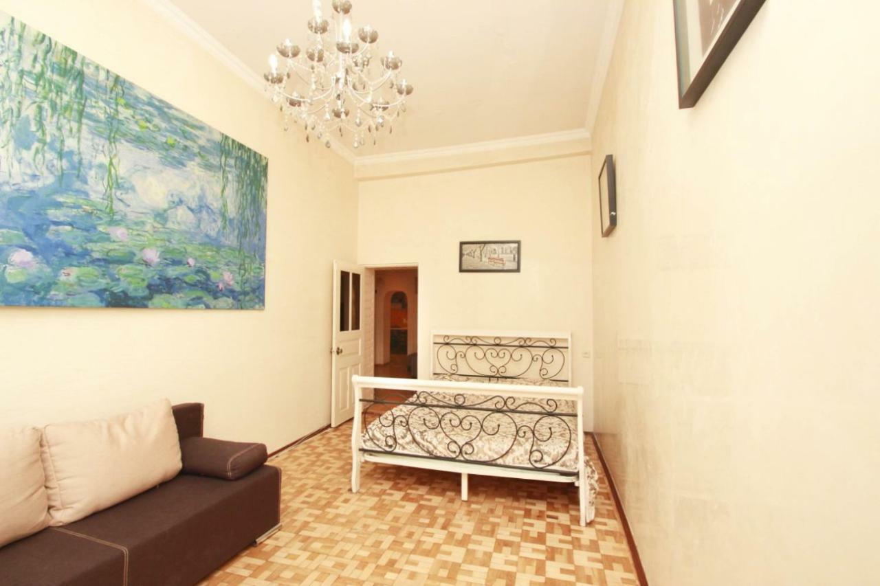 Apartmens Near Opera House Lägenhet Odessa Exteriör bild